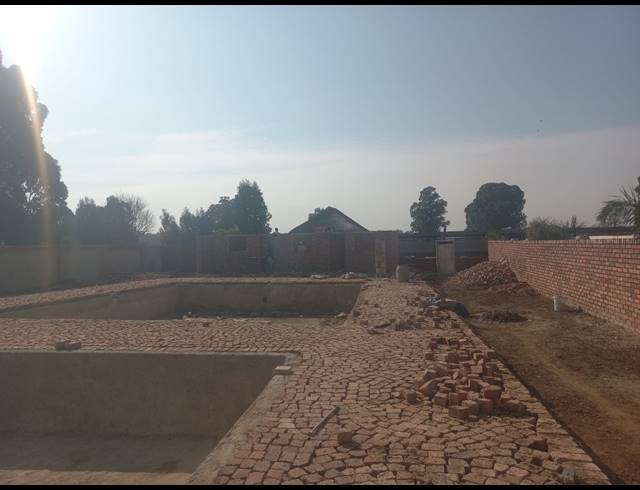 1,050M² GUESTHOUSE FOR SALE IN SPAARWATER AH